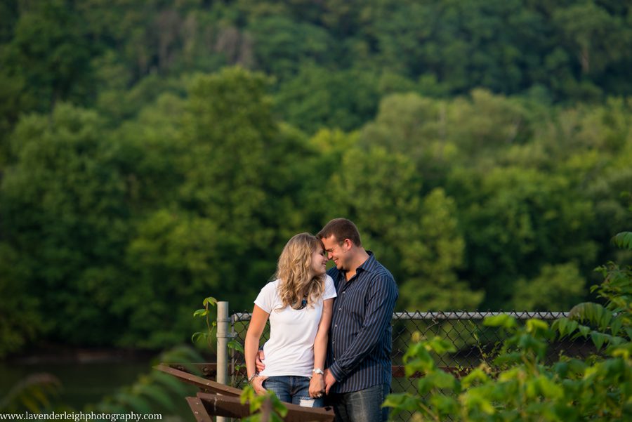 Waterfront Engagement Photographer | Pittsburgh Wedding Photographers | Lavender Leigh Photography | Blog