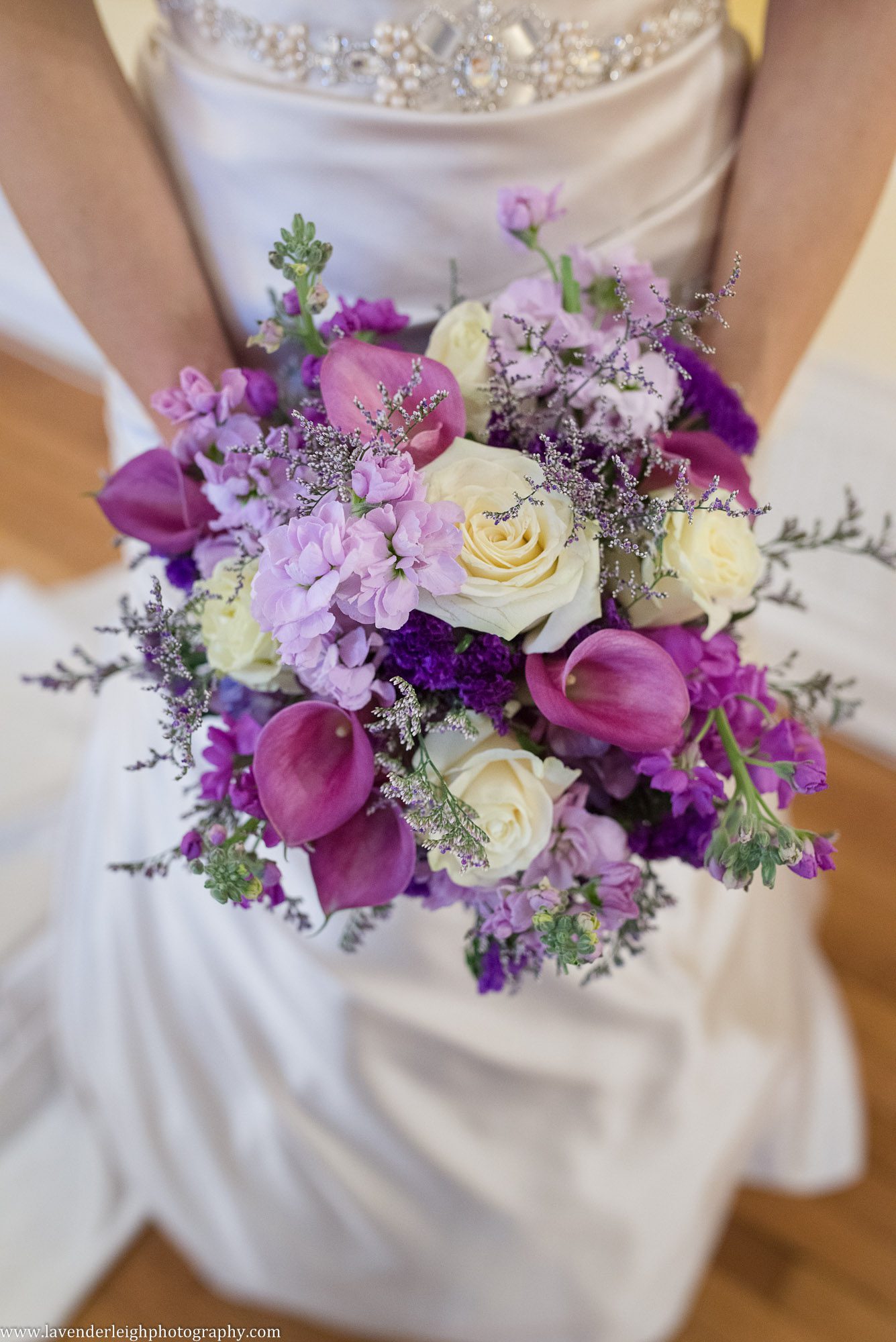 Purple Wedding Bouquets| Pittsburgh Wedding Photographer | Pittsburgh Wedding Photographers | Lavender Leigh Photography | Blog
