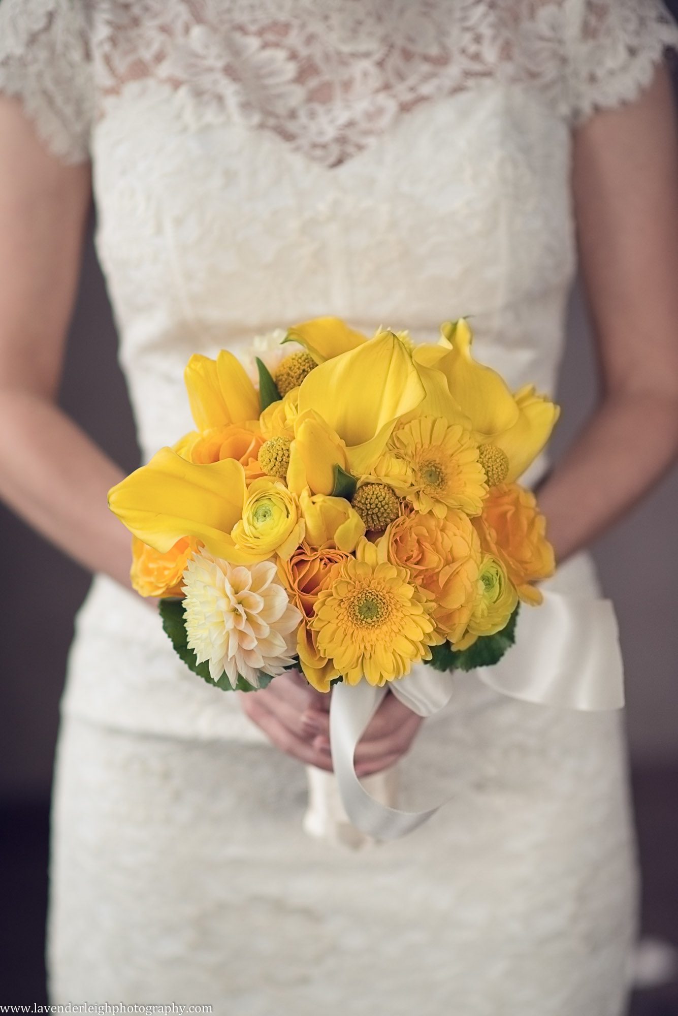 Yellow Wedding Bouquets| Pittsburgh Wedding Photographer | Pittsburgh Wedding Photographers | Lavender Leigh Photography | Blog
