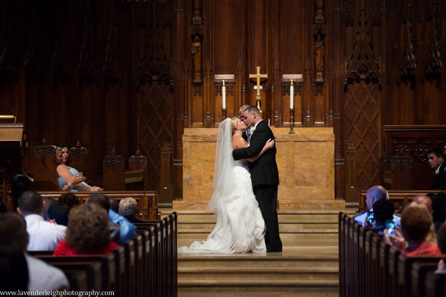 Heinz Chapel Wedding| First Kiss | Bride and Groom| Pittsburgh Wedding Photographer | Pittsburgh Wedding Photographers | Lavender Leigh Photography | Blog