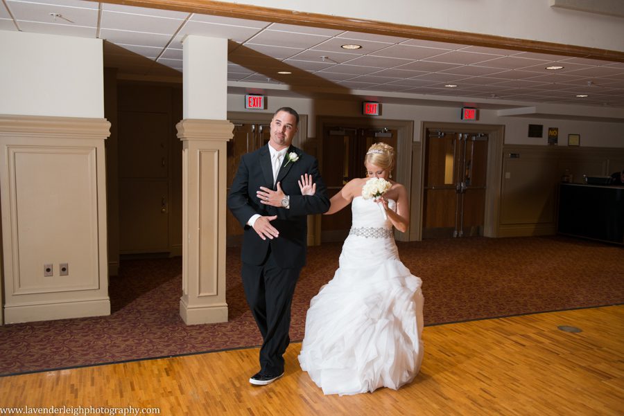 Heinz Chapel Wedding| Bride and Groom| Heinz Chapel | Pittsburgh Wedding Photographer | Pittsburgh Wedding Photographers | Lavender Leigh Photography | Blog
