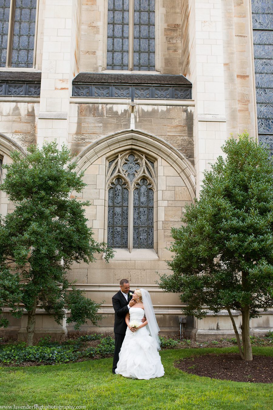 Heinz Chapel Wedding| Bride and Groom| Pittsburgh Wedding Photographer | Pittsburgh Wedding Photographers | Lavender Leigh Photography | Blog