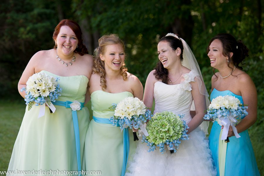 Foggy Mountain Lodge Wedding| Bride and Bridesmaids|Pittsburgh Wedding Photographer | Pittsburgh Wedding Photographers | Lavender Leigh Photography | Blog