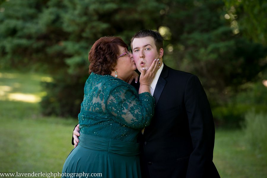 Foggy Mountain Lodge Wedding| Groom and Mother |Pittsburgh Wedding Photographer | Pittsburgh Wedding Photographers | Lavender Leigh Photography | Blog