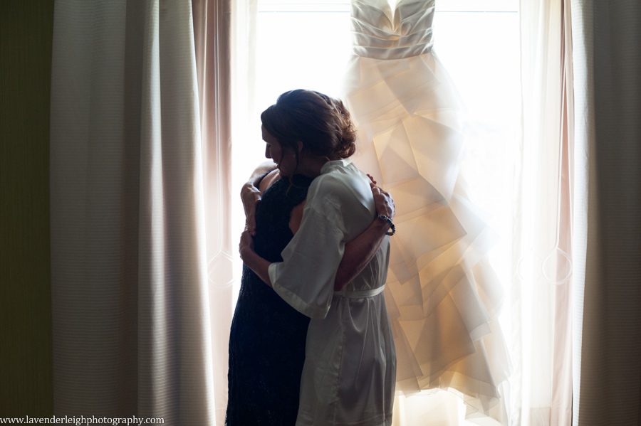 John James Audubon Center Wedding| Getting Ready Wedding Images | Brideand Mother | Pittsburgh Wedding Photographer | Pittsburgh Wedding Photographers | Lavender Leigh Photography | Blog