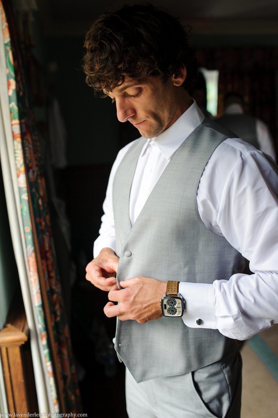 Groom Getting Ready | Buttoning Vest | Longue Vue Country Club Wedding | Getting Ready Pictures |  Pittsburgh Wedding Photographer | Pittsburgh Wedding Photographers | Lavender Leigh Photography | Blog