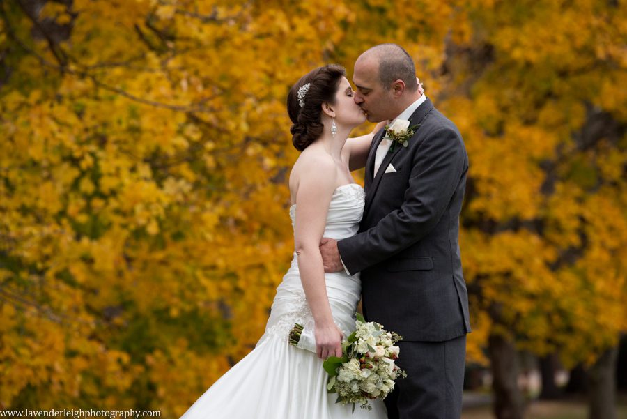 Montour Country Club Wedding|Bride and Groom| Fall Wedding| Pittsburgh Wedding Photographer | Pittsburgh Wedding Photographers | Lavender Leigh Photography | Blog