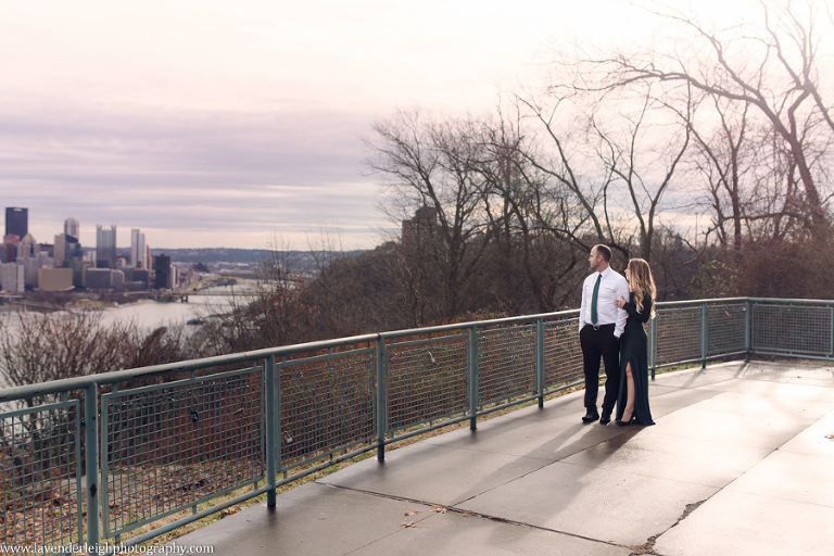 <alt>an engaged couple at the West End Overlook in Pittsburgh, Pennsylvania</alt>