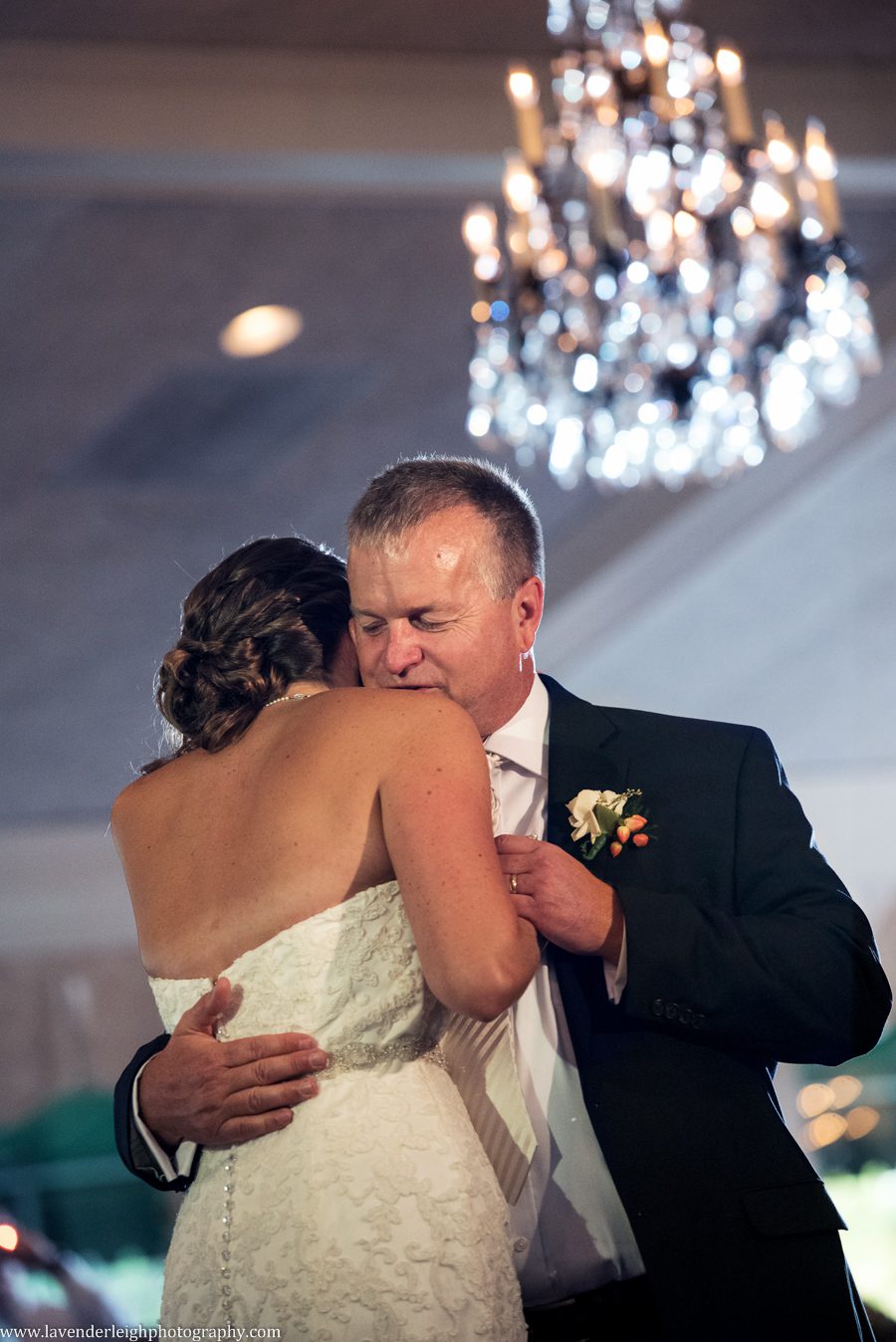 Father Daughter Dance | Reception Dancing | Oakmont Country Club Wedding |  Pittsburgh Wedding Photographer | Pittsburgh Wedding Photographers | Lavender Leigh Photography | Blog