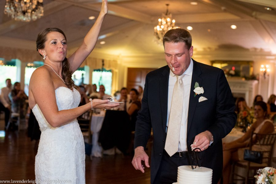 Bride and Groom Cutting Cake|Oakmont Country Club Wedding | Getting Ready Pictures | Pittsburgh Wedding Photographer | Pittsburgh Wedding Photographers | Lavender Leigh Photography | Blog