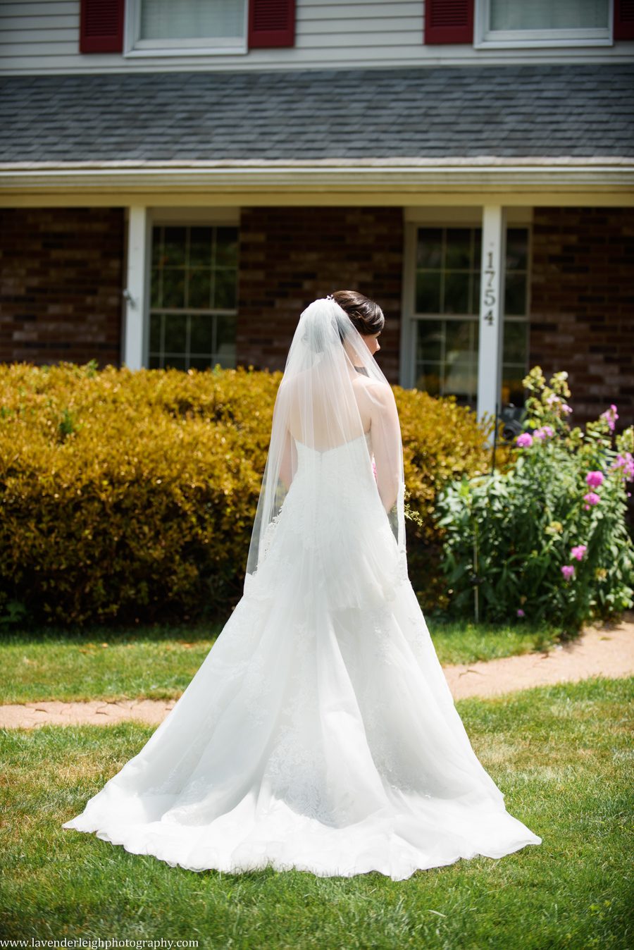 Bride's Portrait | Maggie Sottero Wedding Dress | Pittsburgh Field Club Wedding Reception| Getting Ready Pictures |  Pittsburgh Wedding Photographer | Pittsburgh Wedding Photographers | Lavender Leigh Photography | Blog