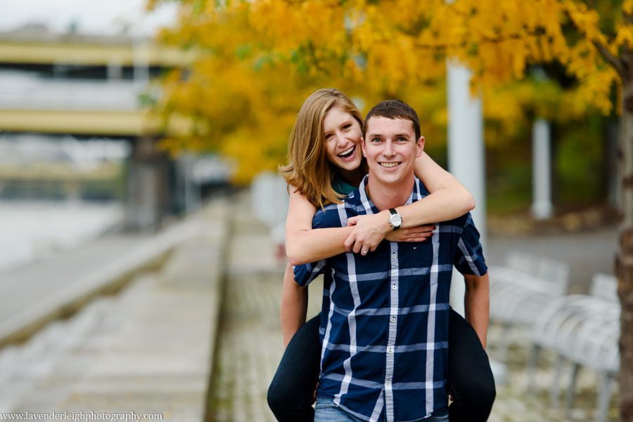 Engagement photos, pictures, fountain, fall, autumn, Pittsburgh, pennsylvania, wedding photographer, fall, autumn, lavender leigh photography