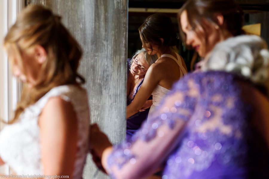 Bride getting ready, sister, wedding day