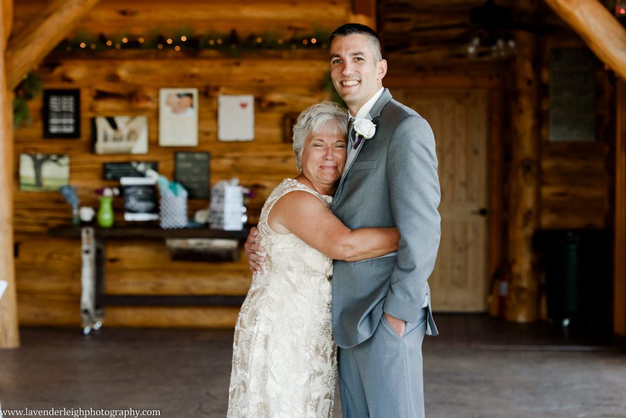 Darlington PA, log cabin, lake, wedding, ceremony, getting ready location, photographer, Pittsburgh, engagement, wedding, photos