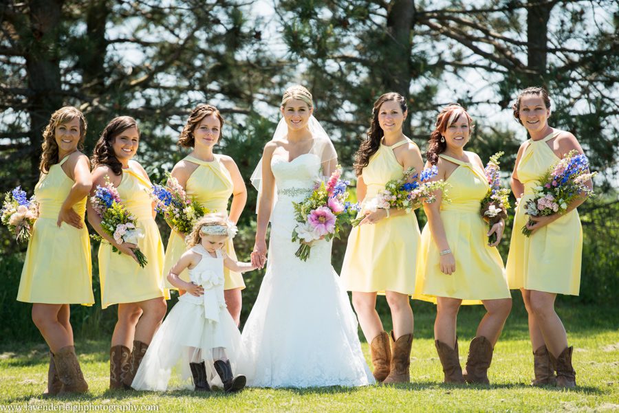 White Barn Wedding| Bride and Bridesmaids| Pittsburgh Wedding Photographer | Pittsburgh Wedding Photographers | Lavender Leigh Photography | Blog