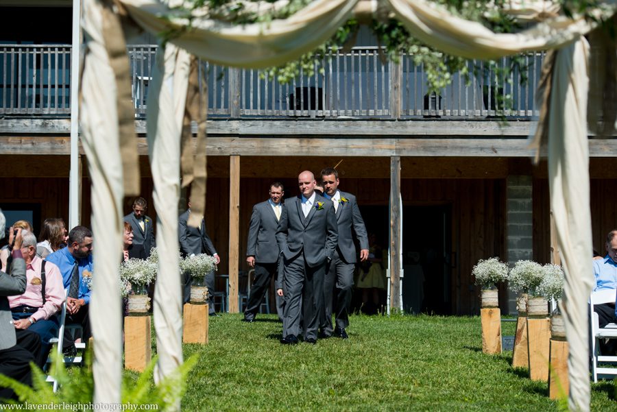 White Barn Wedding| Ceremony | Pittsburgh Wedding Photographer | Pittsburgh Wedding Photographers | Lavender Leigh Photography | Blog