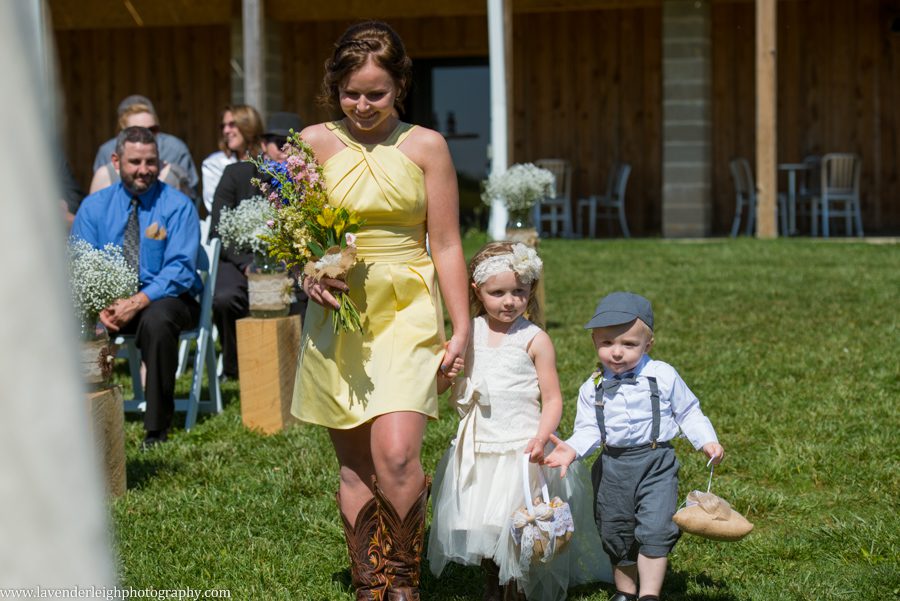 White Barn Wedding| Flower Girl and Ring Bearer | Pittsburgh Wedding Photographer | Pittsburgh Wedding Photographers | Lavender Leigh Photography | Blog