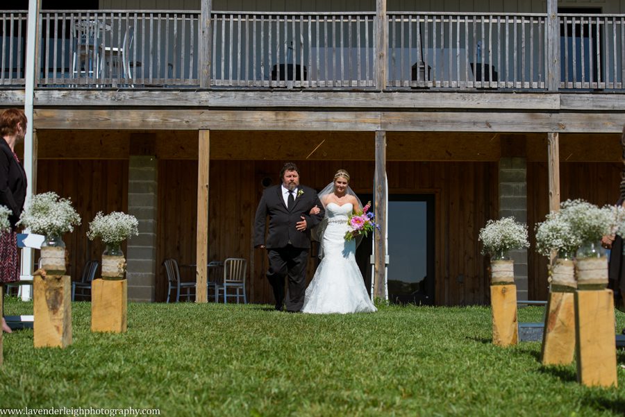 White Barn Wedding| Bride and Father | Pittsburgh Wedding Photographer | Pittsburgh Wedding Photographers | Lavender Leigh Photography | Blog