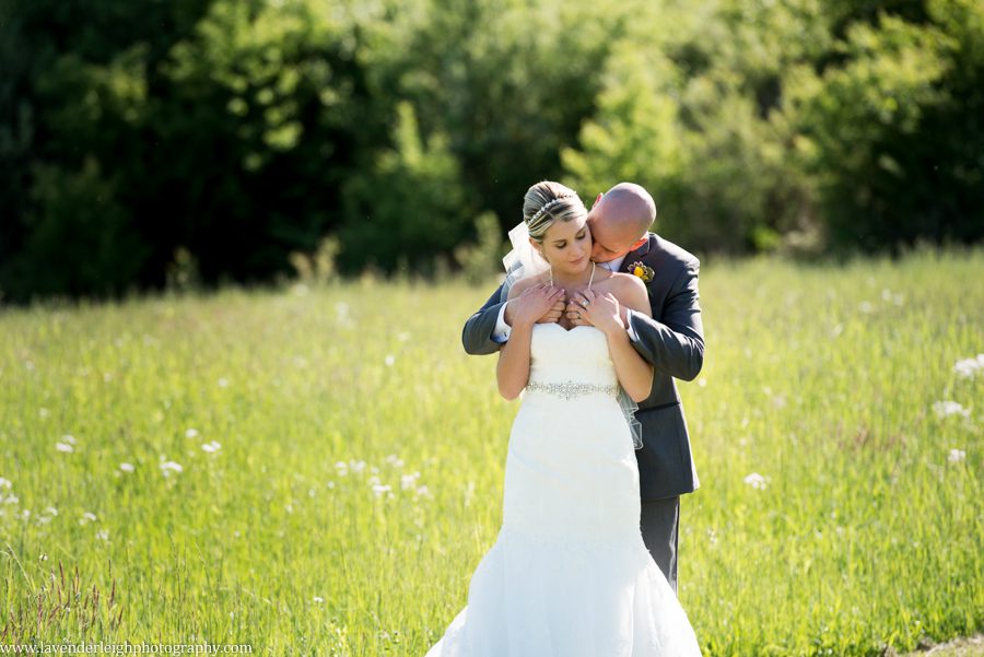 White Barn Wedding| Bride and Groom| Pittsburgh Wedding Photographer | Pittsburgh Wedding Photographers | Lavender Leigh Photography | Blog