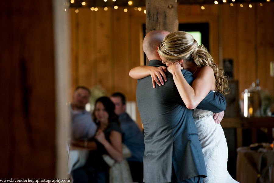 White Barn Wedding|First Dance| Pittsburgh Wedding Photographer | Pittsburgh Wedding Photographers | Lavender Leigh Photography | Blog