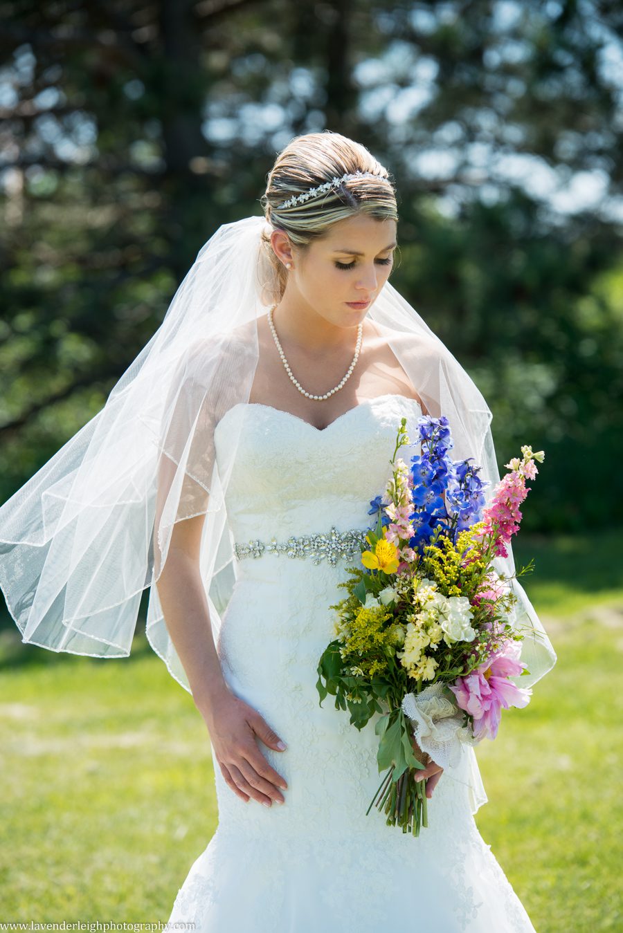 White Barn Wedding| Bride | Pittsburgh Wedding Photographer | Pittsburgh Wedding Photographers | Lavender Leigh Photography | Blog