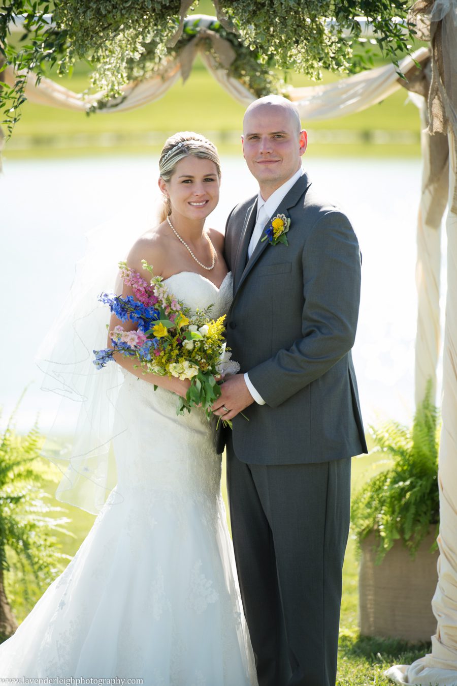 White Barn Wedding| Bride and Groom| Pittsburgh Wedding Photographer | Pittsburgh Wedding Photographers | Lavender Leigh Photography | Blog