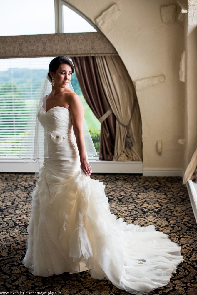 Wildwood Country Club Wedding| Bride's Portraits | Pittsburgh Wedding Photographer | Pittsburgh Wedding Photographers | Lavender Leigh Photography | Blog