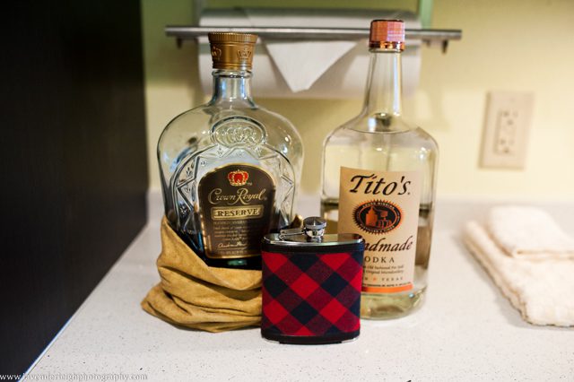 Wildwood Country Club Wedding| Groom Getting Ready | Pittsburgh Wedding Photographer | Pittsburgh Wedding Photographers | Lavender Leigh Photography | Blog