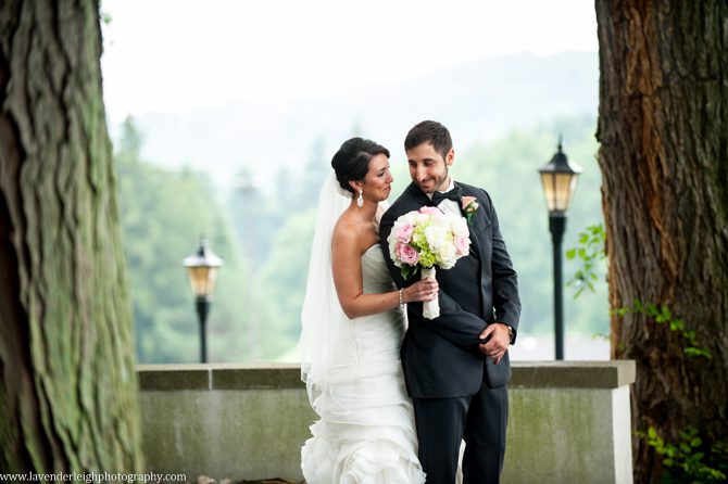 Bride and Groom First Look| Wildwood Country Club Wedding| Bride and Groom Portraits | Pittsburgh Wedding Photographer | Pittsburgh Wedding Photographers | Lavender Leigh Photography | Blog