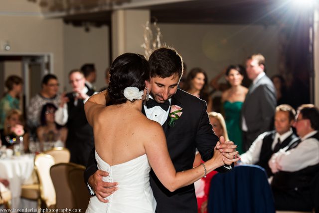 Bride and Groom First Dance| Wildwood Country Club Wedding| Bride and Groom Portraits | Pittsburgh Wedding Photographer | Pittsburgh Wedding Photographers | Lavender Leigh Photography | Blog