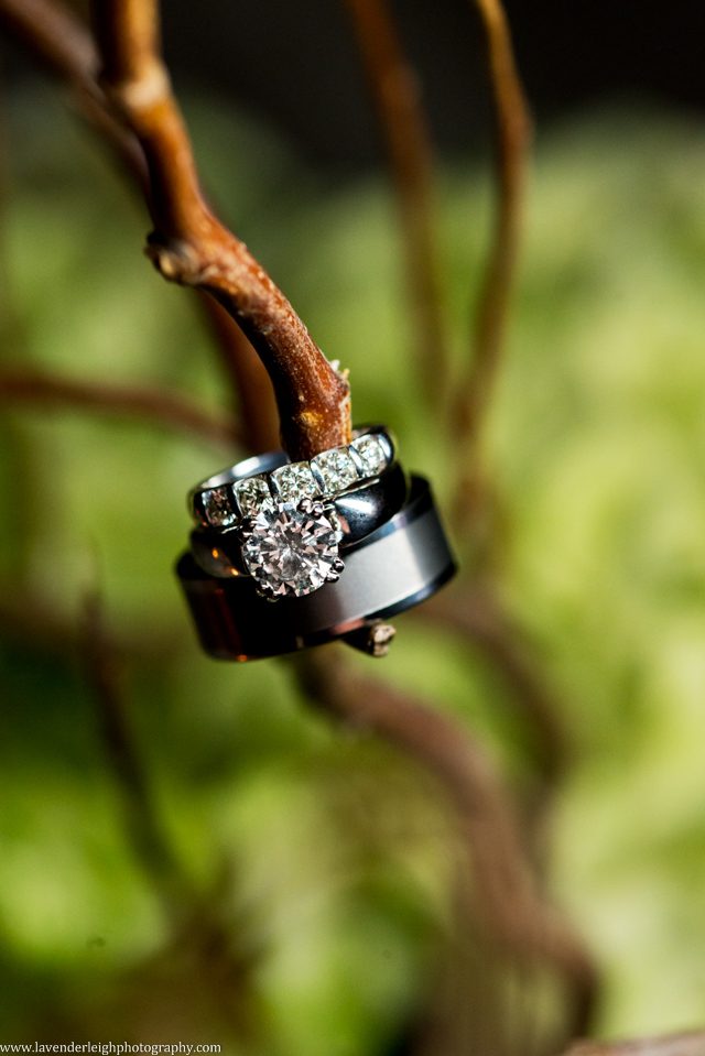Wedding Rings| Wildwood Country Club Wedding| Bride and Groom Portraits | Pittsburgh Wedding Photographer | Pittsburgh Wedding Photographers | Lavender Leigh Photography | Blog