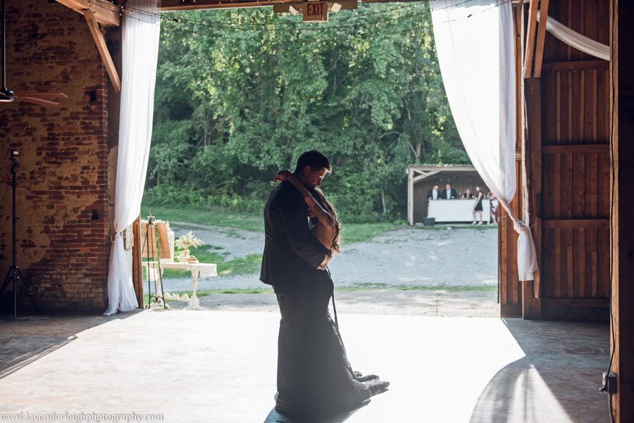 <alt>a Pop Up Wedding at West Overton Barn in the suburbs of Pittsburgh, Pennsylvania, photographs by Lavender Leigh Photography</alt>