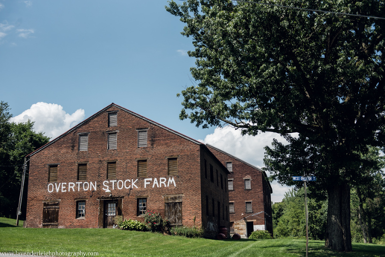 a Pop Up Wedding at West Overton Barn in the suburbs of Pittsburgh, Pennsylvania, photographs by Lavender Leigh Photography