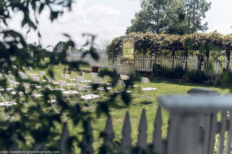 <alt>a Pop Up Wedding at West Overton Barn in the suburbs of Pittsburgh, Pennsylvania, photographs by Lavender Leigh Photography</alt>