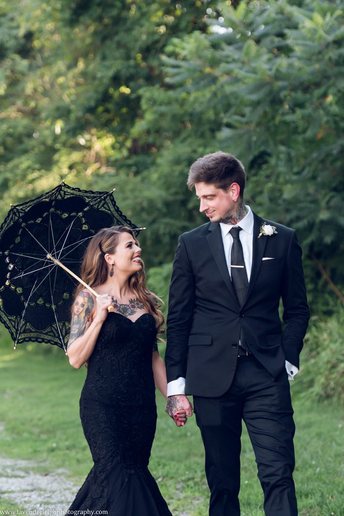 <alt>a Pop Up Wedding at West Overton Barn in the suburbs of Pittsburgh, Pennsylvania, photographs by Lavender Leigh Photography</alt>