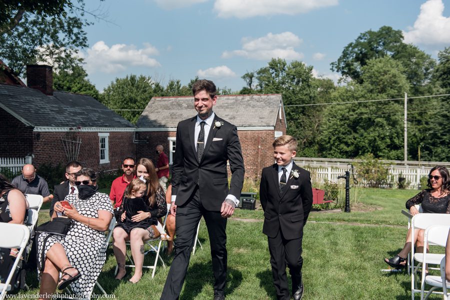 <alt>a Pop Up Wedding at West Overton Barn in the suburbs of Pittsburgh, Pennsylvania, photographs by Lavender Leigh Photography</alt>