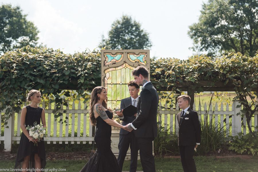 <alt>a Pop Up Wedding at West Overton Barn in the suburbs of Pittsburgh, Pennsylvania, photographs by Lavender Leigh Photography</alt>