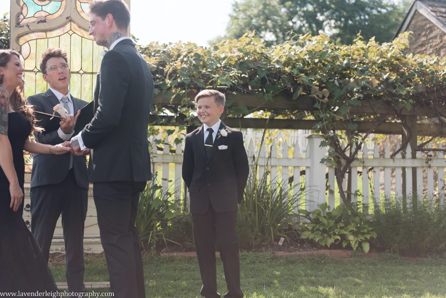 <alt>a Pop Up Wedding at West Overton Barn in the suburbs of Pittsburgh, Pennsylvania, photographs by Lavender Leigh Photography</alt>