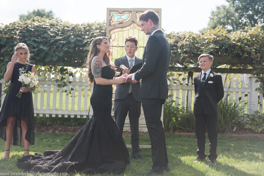 <alt>a Pop Up Wedding at West Overton Barn in the suburbs of Pittsburgh, Pennsylvania, photographs by Lavender Leigh Photography</alt>