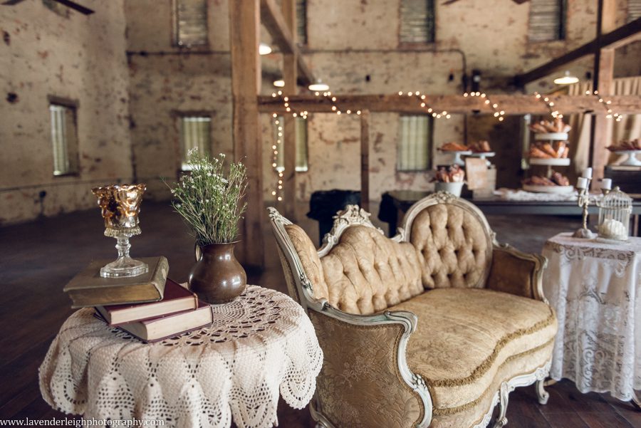 <alt>a Pop Up Wedding at West Overton Barn in the suburbs of Pittsburgh, Pennsylvania, photographs by Lavender Leigh Photography</alt>