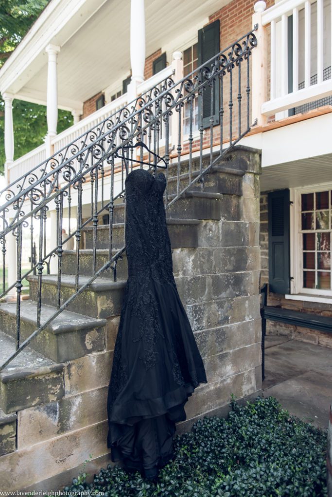 <alt>a Pop Up Wedding at West Overton Barn in the suburbs of Pittsburgh, Pennsylvania, photographs by Lavender Leigh Photography</alt>