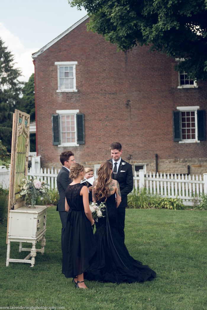 <alt>a Pop Up Wedding at West Overton Barn in the suburbs of Pittsburgh, Pennsylvania, photographs by Lavender Leigh Photography</alt>