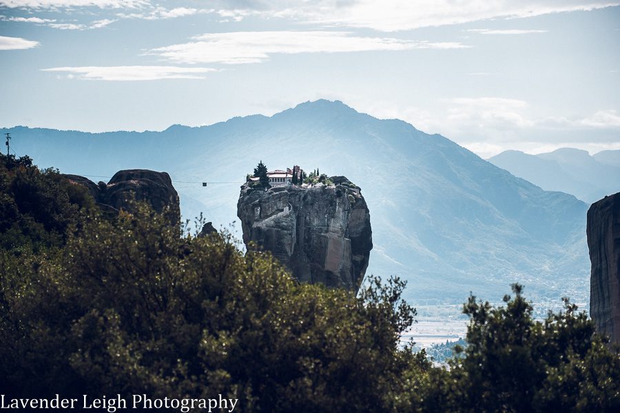 <alt>meteora monasteries in Kalambaka, Greece</alt>