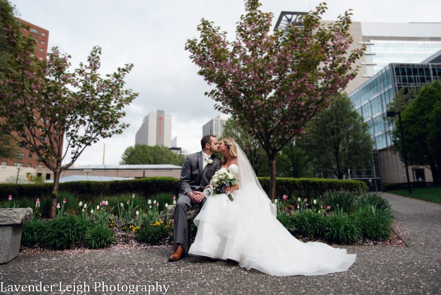 <alt> pittsburgh airport marriot wedding by lavender leigh photography</alt>