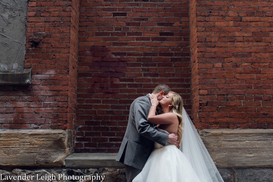 <alt> pittsburgh airport marriot wedding by lavender leigh photography</alt>
