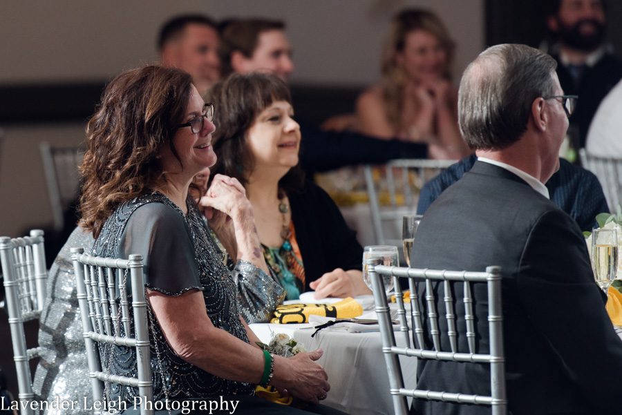 <alt> pittsburgh airport marriot wedding by lavender leigh photography</alt>