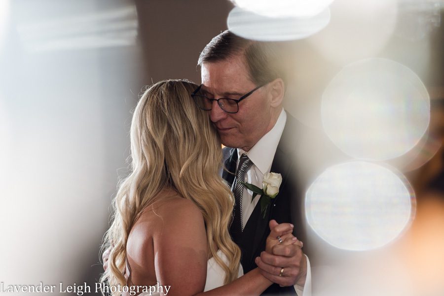 <alt> pittsburgh airport marriot wedding by lavender leigh photography</alt>
