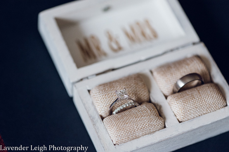 <alt> pittsburgh airport marriot wedding by lavender leigh photography</alt>