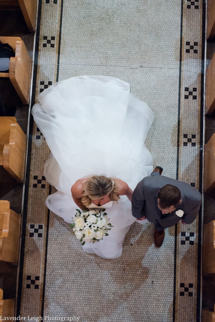 <alt> pittsburgh airport marriot wedding by lavender leigh photography</alt>