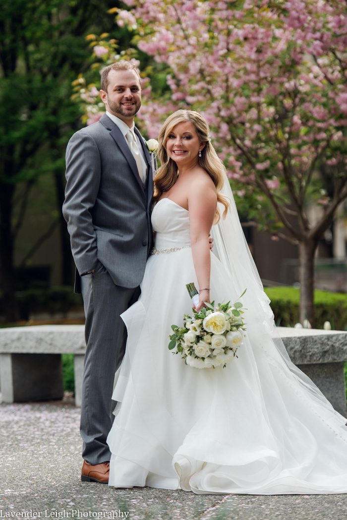 <alt> pittsburgh airport marriot wedding by lavender leigh photography</alt>